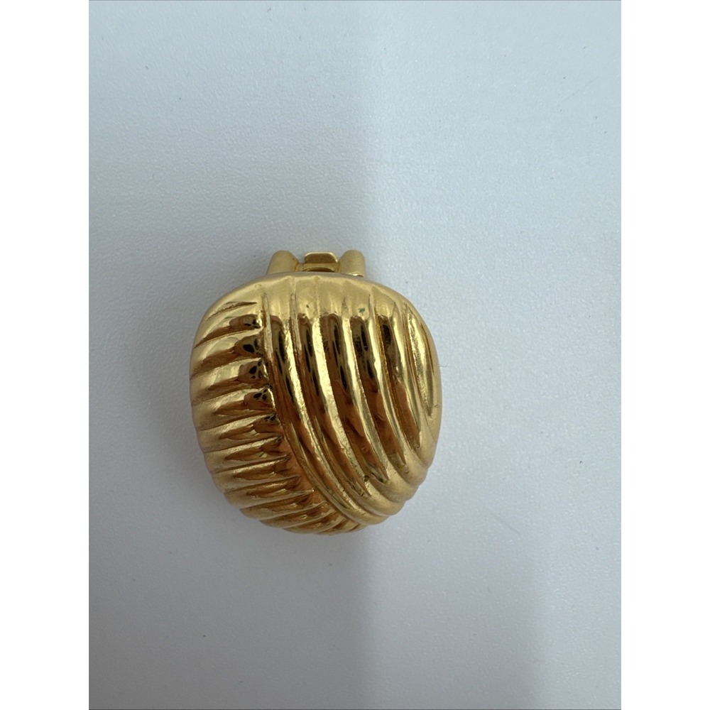 Vintage Christian Dior Clip On Earrings Gold Tone Ribbed Statement Signed - Picture 4 of 15